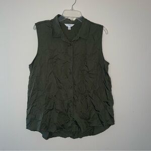 Time and Tru Sleeveless Dark Green Button-Down Vest